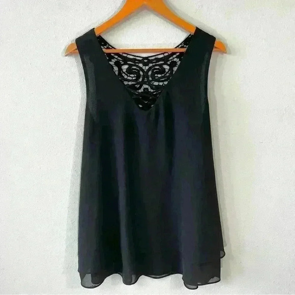 Bobeau black swing layered top with cross cross detail on front - Picture 1 of 4